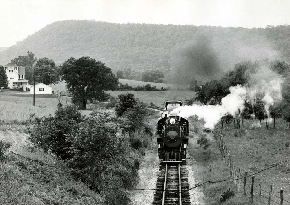 Northbound Old Bridge N. of Orbisonia (US 522) 1:10 Train