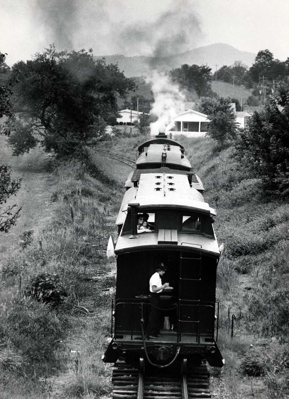 Northbound Old Bridge N. of Orbisonia, US 522, 1:10 Train