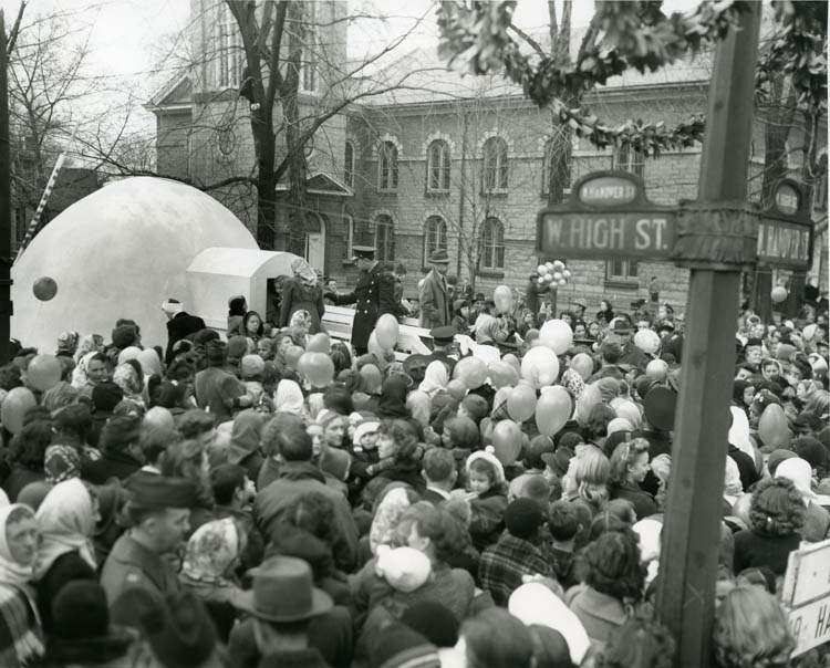 1947 Christmas on the Square