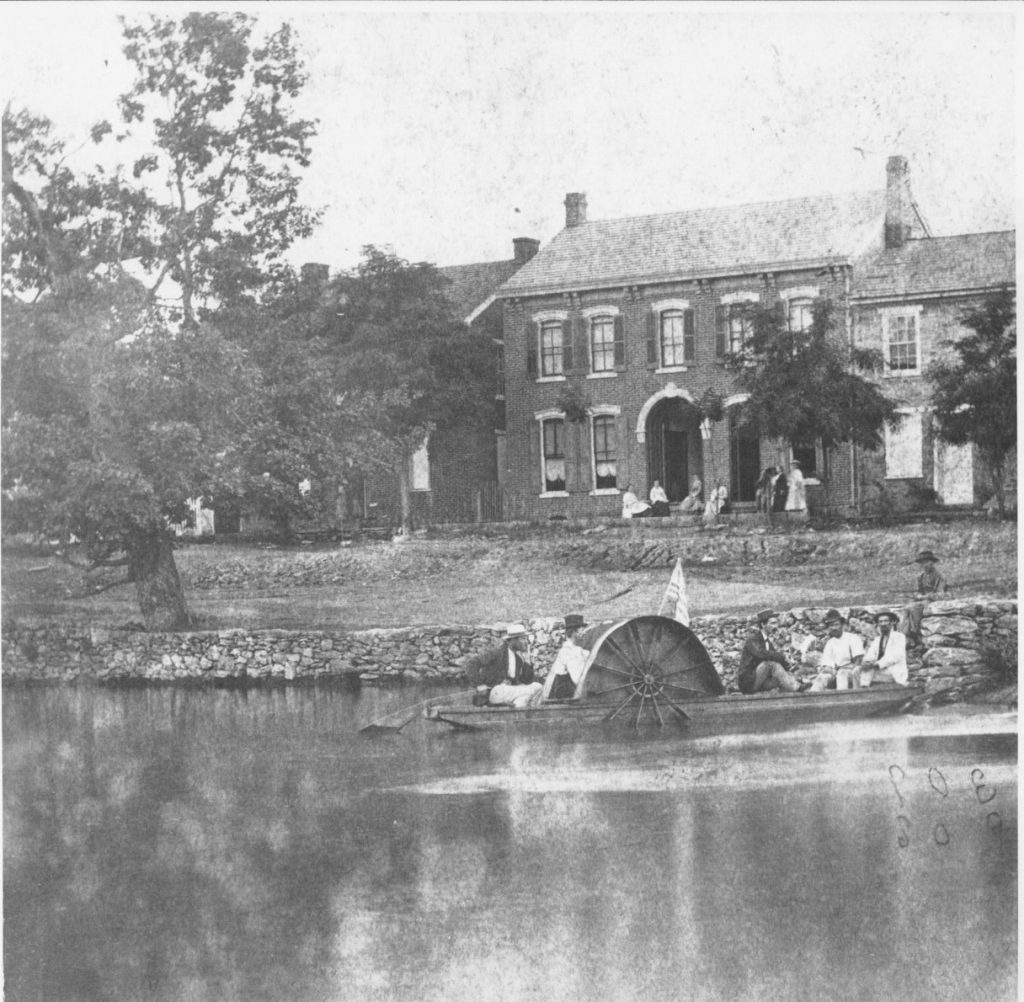 Boiling Springs Lake, Front Street & Paddlewheel Boat